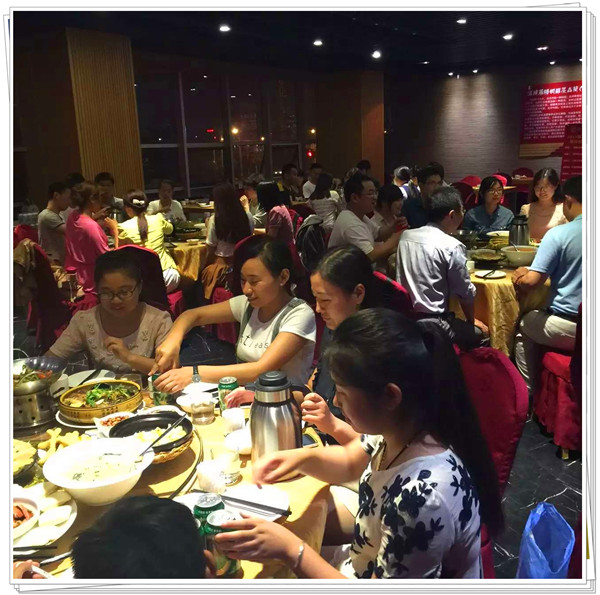 易視界精英們一起聚餐