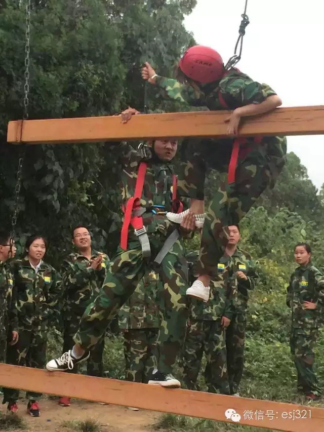 易視界&ldquo;蝶變2015，野外拓展訓(xùn)練&rdquo;完美收工