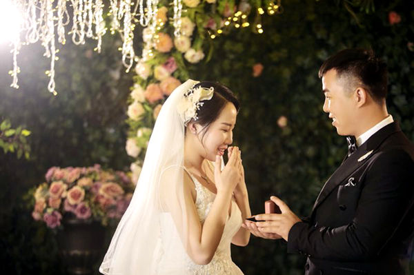 史雅瓊經(jīng)理新婚快樂百年好合