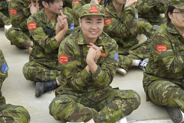 易視界精英們拓展訓(xùn)練進行中