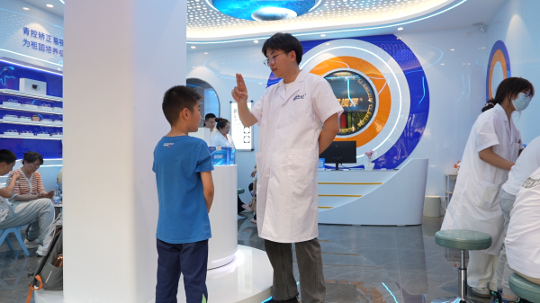 開(kāi)學(xué)季:別讓孩子的視力 “掉隊(duì)”