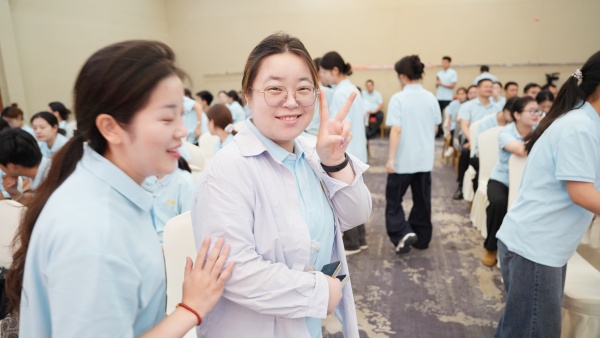 易視界2025年7月嘉獎會暨8月啟動大會精彩瞬間