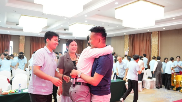 易視界2025年8月嘉獎(jiǎng)會暨9月啟動大會精彩圖集