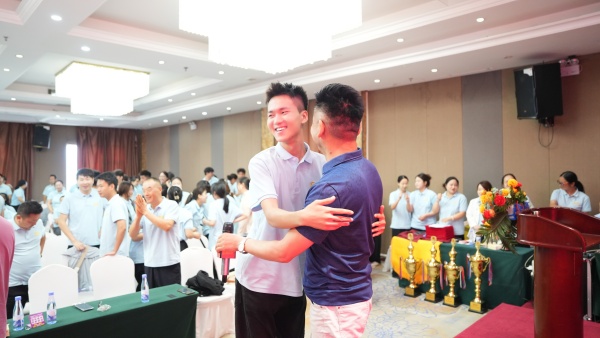 易視界2025年8月嘉獎(jiǎng)會暨9月啟動大會精彩圖集