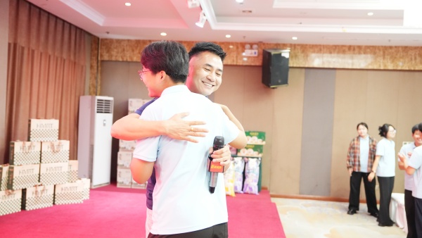 易視界2025年8月嘉獎(jiǎng)會暨9月啟動大會精彩圖集