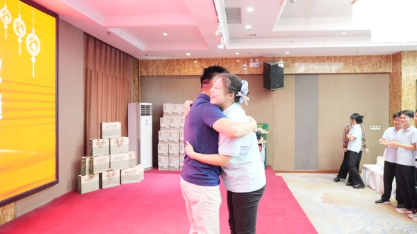 易視界2025年8月嘉獎(jiǎng)會暨9月啟動大會精彩圖集