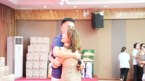 易視界2025年8月嘉獎(jiǎng)會暨9月啟動大會精彩圖集