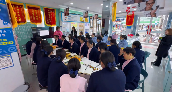 易視界服務(wù)一線(xiàn)行:以專(zhuān)業(yè)深耕市場(chǎng),用奮斗賦能未來(lái)