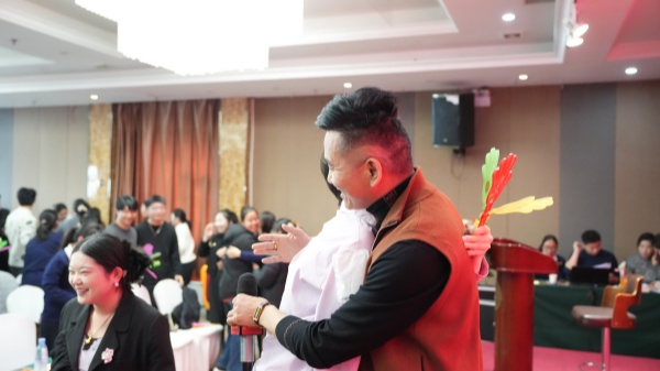 易視界2025年11月嘉獎(jiǎng)會暨12月啟動(dòng)大會精彩圖集