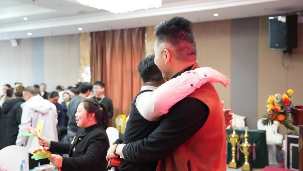 易視界2025年11月嘉獎(jiǎng)會暨12月啟動(dòng)大會精彩圖集