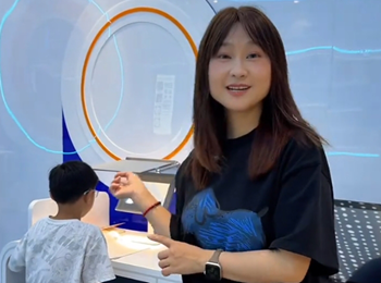 九視清遠像折疊屏 折疊視界·睛彩未來